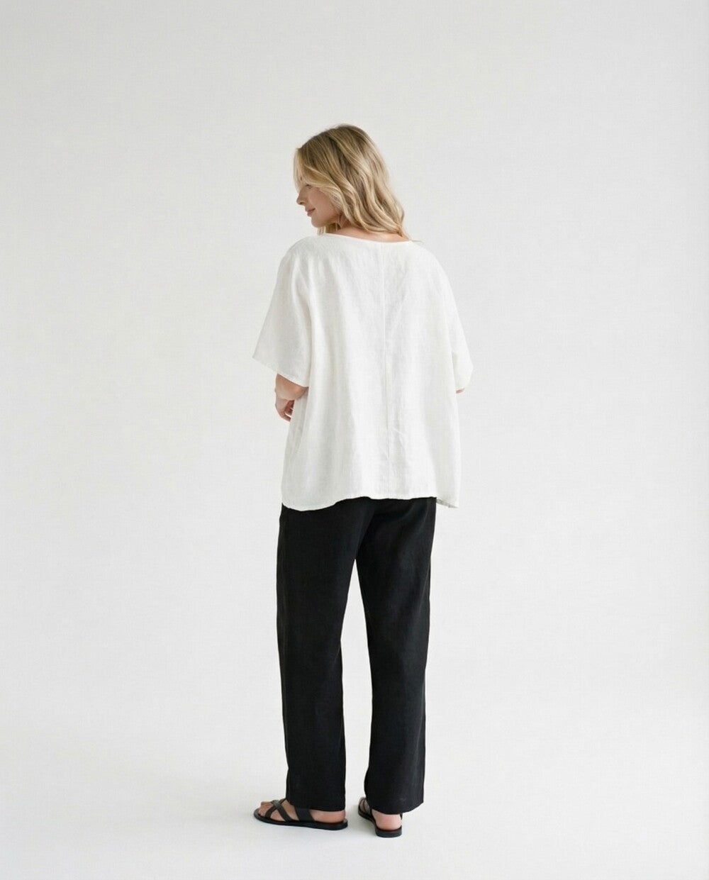 Naomi Linen V Neck Top